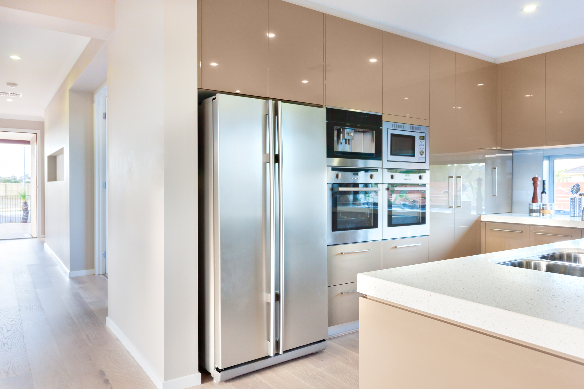 Кухня с большим холодильником дизайн (46 фото) - красивые картинки и HD фото
