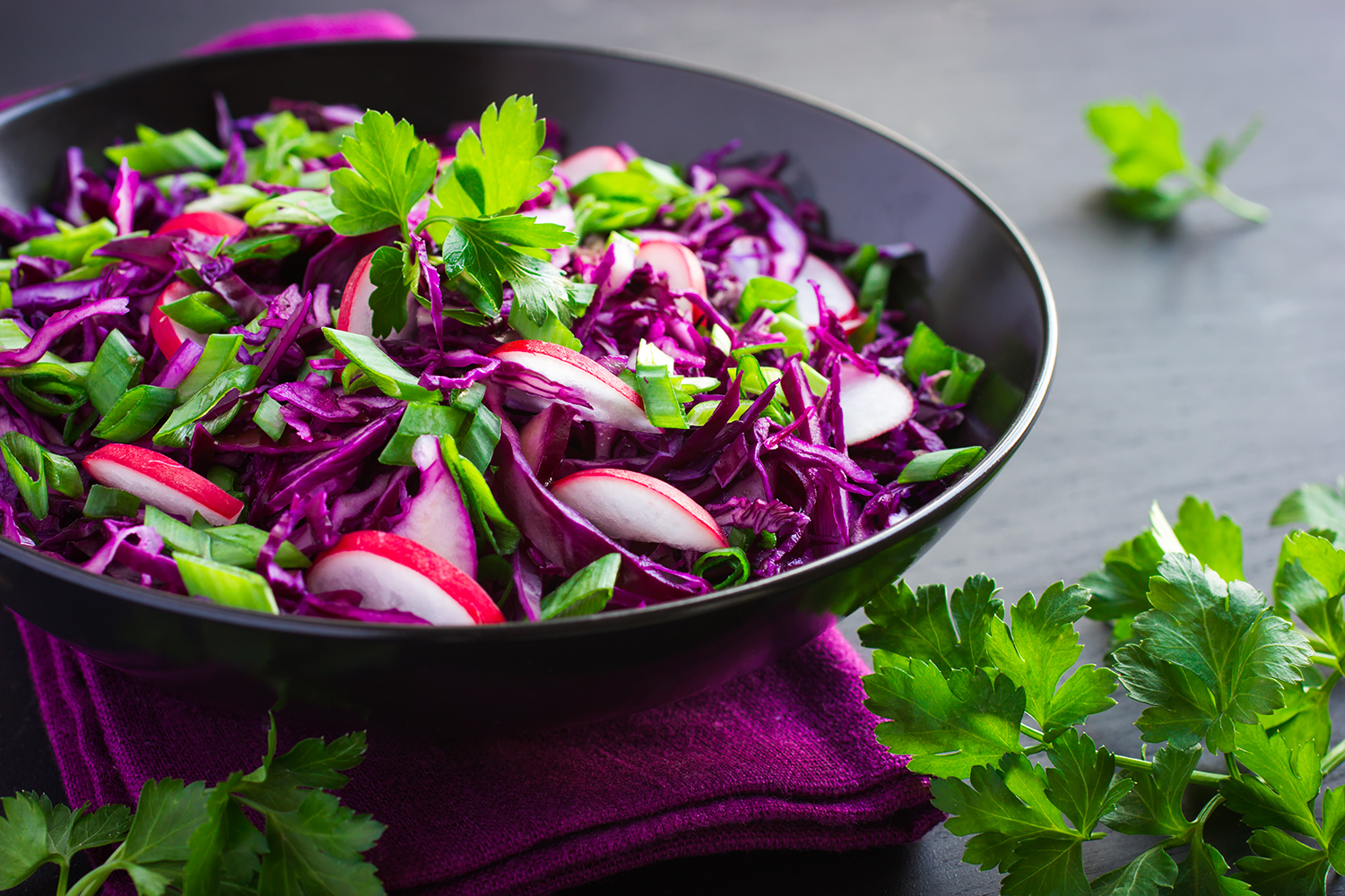 Простые и вкусные салаты из редиски на каждый день - 46 рецептов