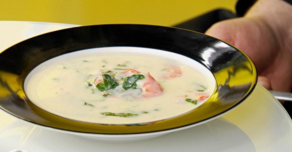 Суп из голубого сыра с морепродуктами