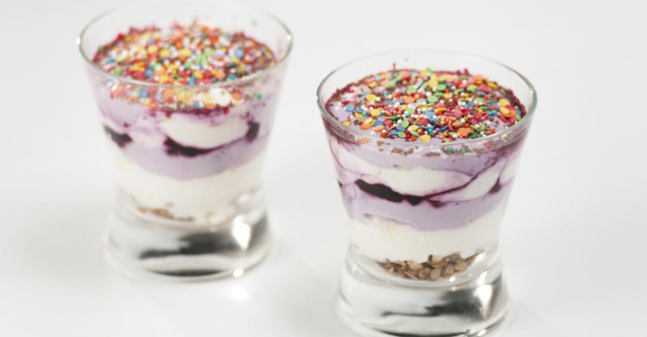 9 полезных десертов с йогуртом, вместо мороженого и сладкого