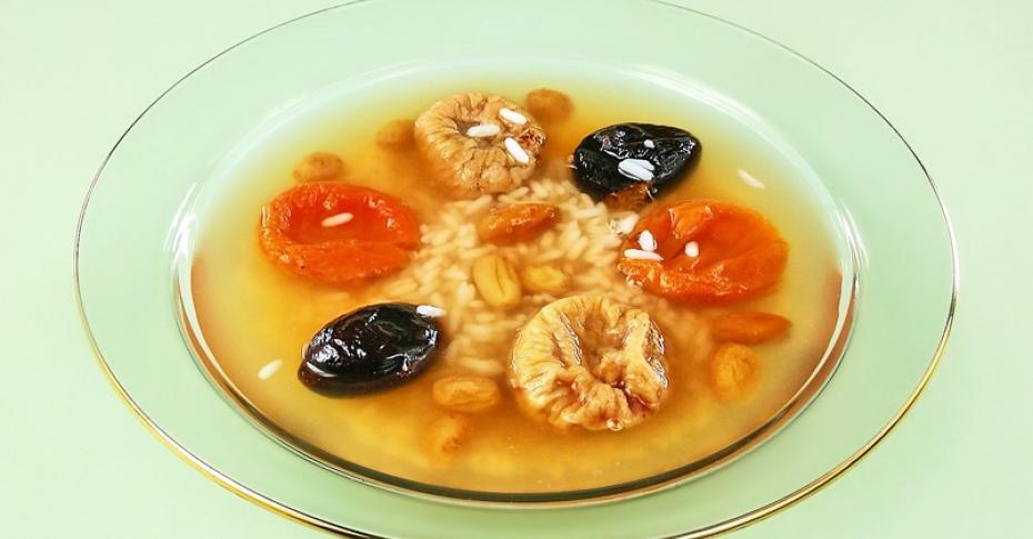 Рецепт: Сладкий фруктовый суп - Такой давали в детском саду. Для любителей сухофруктов и киселя.