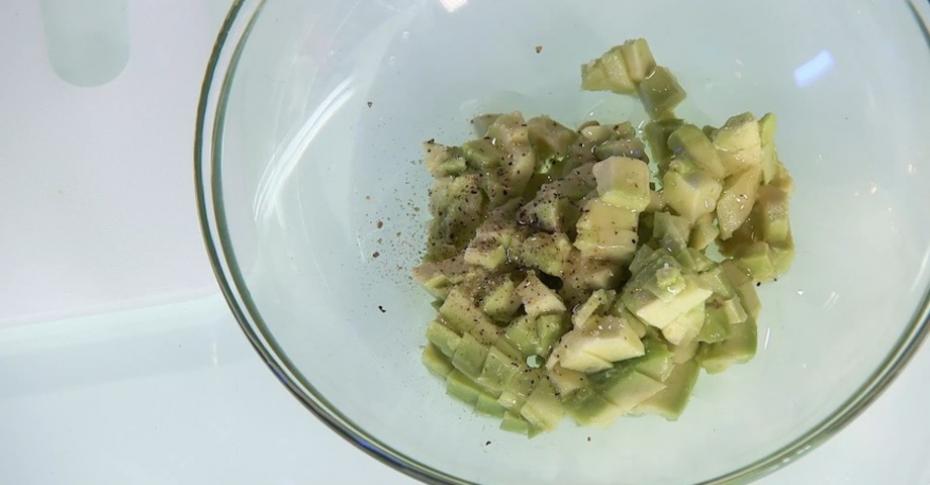 Диетический салат с мидиями и авокадо , пошаговый рецепт на ккал, фото, ингредиенты - Магуро