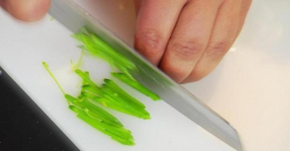 Простой и быстрый рецепт праздничного салата «оливье» с фото