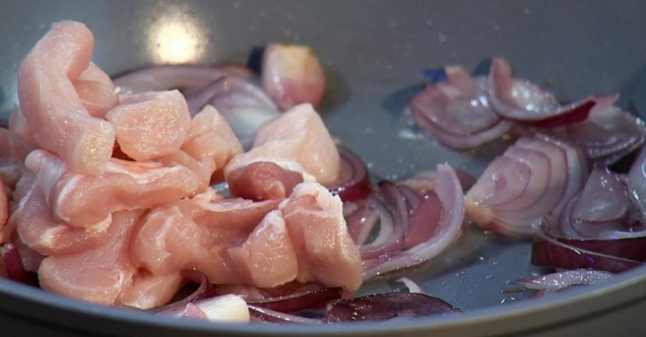 Как приготовить свинину в соевом соусе на сковороде