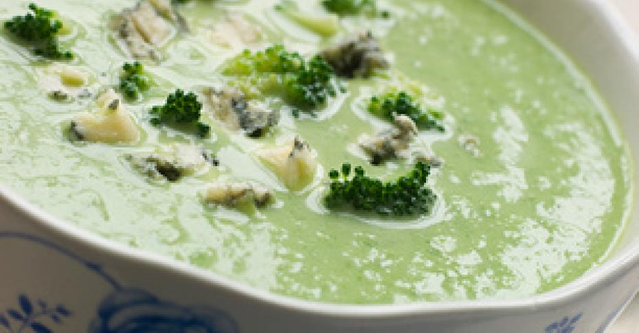 Вкусный рецепт овощного супа с брокколи и сыром
