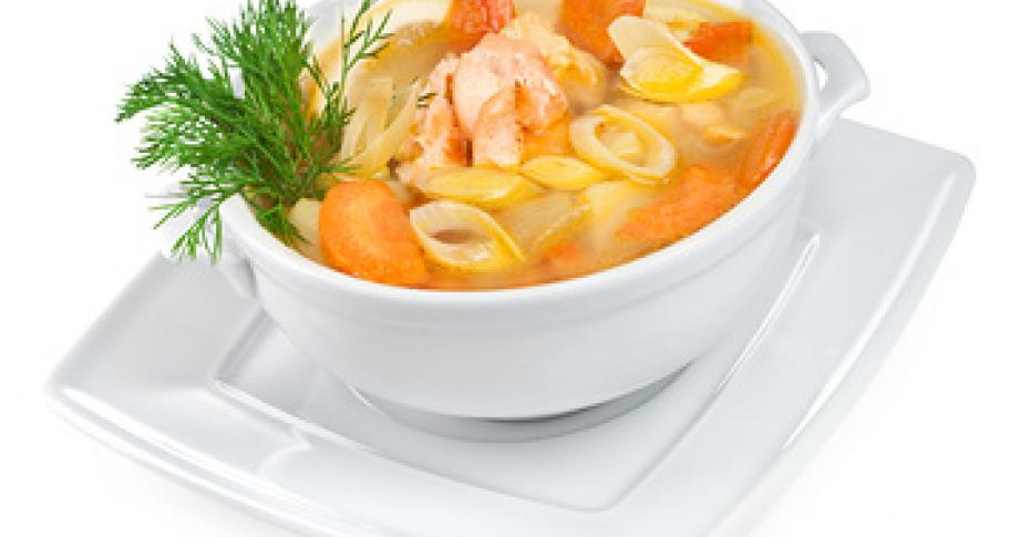 Суп с лососем и креветками