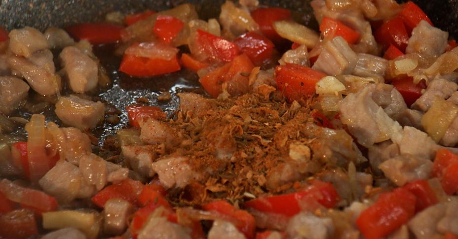 Как приготовить рагу по-мексикански с курицей и фасолью в домашних условиях, пошагово?