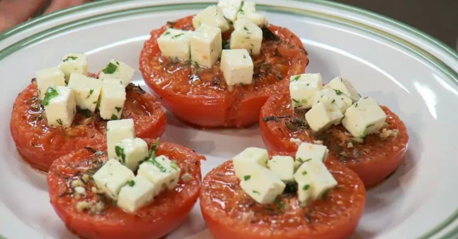 Фаршированные помидоры с сыром фета