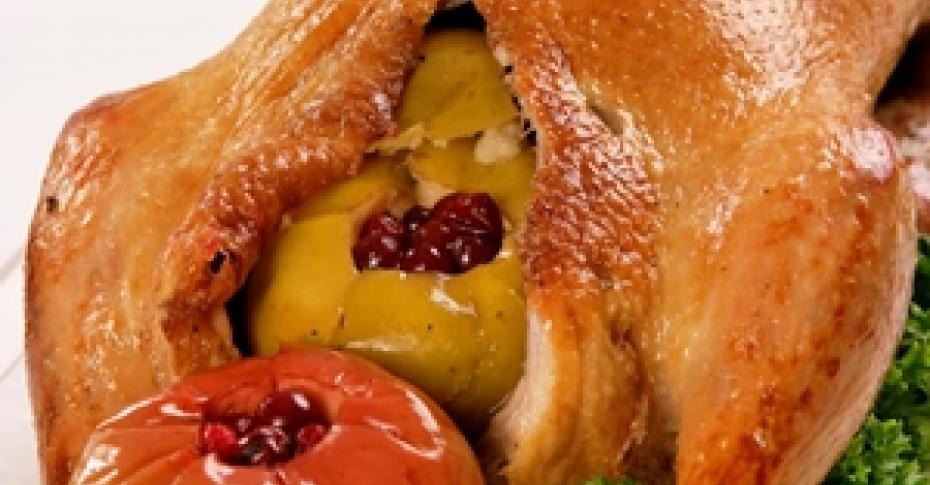Фаршированная утка под соусом Периго с жареными овощами, пошаговый рецепт с фото