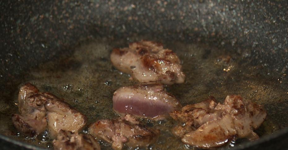 Салат из куриной печени со свининой — рецепт с фото