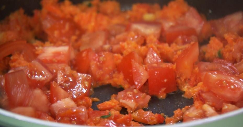 Как приготовить тефтели с рисом и томатной подливой