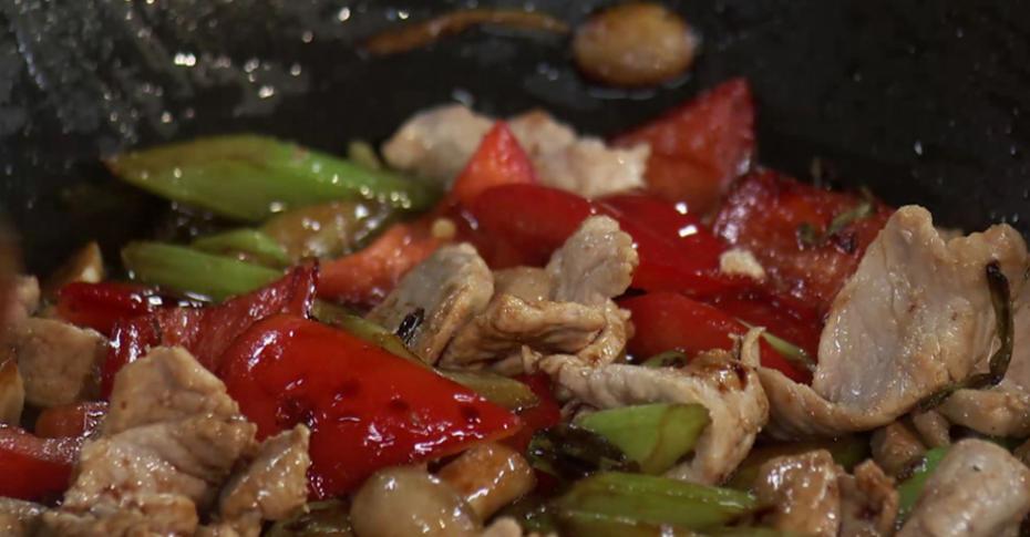 Ингредиенты для «Свинина по-китайски в кисло-сладком соусе»: