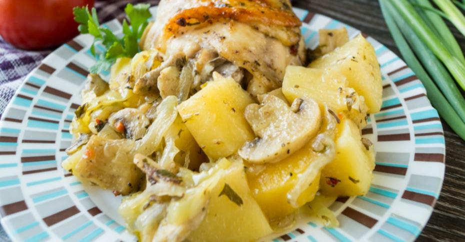 Курица с картошкой и грибами в духовке