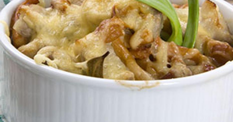 Макароны с фаршем, грибами и сыром на сковороде – пошаговый рецепт приготовления с фото