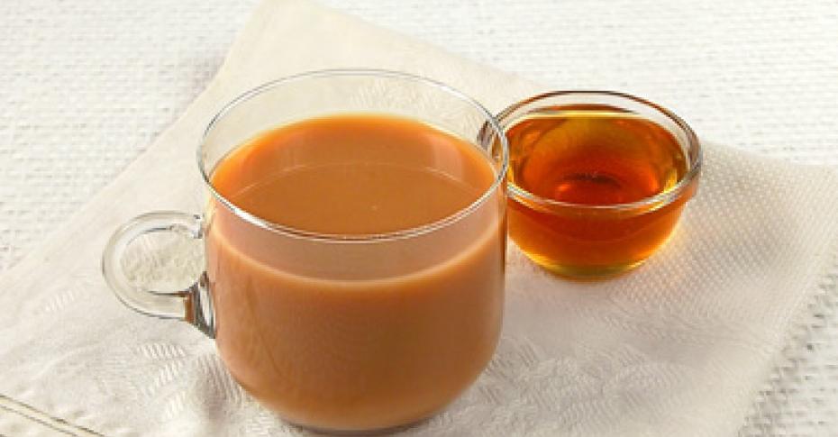 Чай с медом при температуре можно ли. Молоко мед персик.