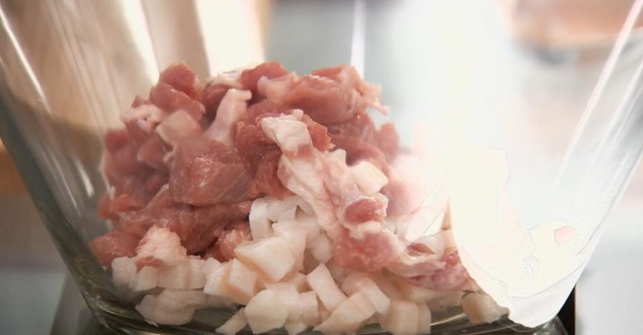 домашняя колбаса рецепты приготовления из свинины и говядины | Дзен