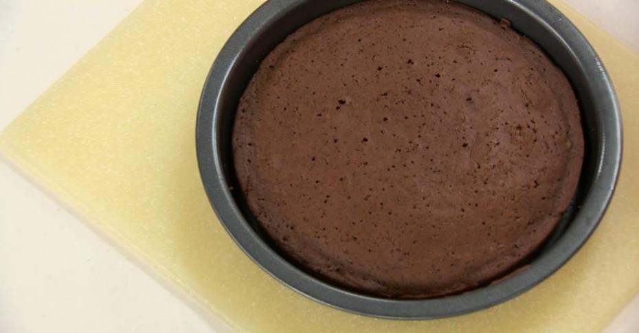 Шоколадный торт на пиве с воздушным шоколадным кремом на желатине