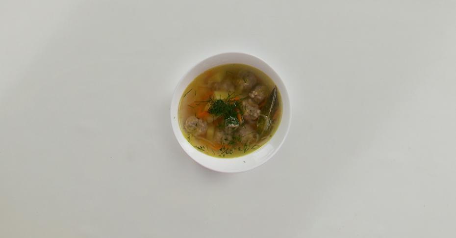 Гороховый суп с копченой рулькой дикого кабана