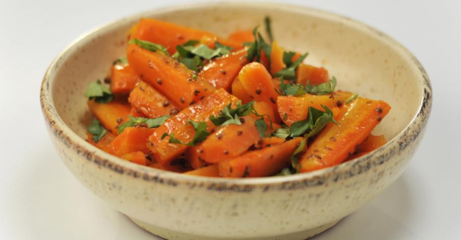 Морковный салат с сыром и майонезом