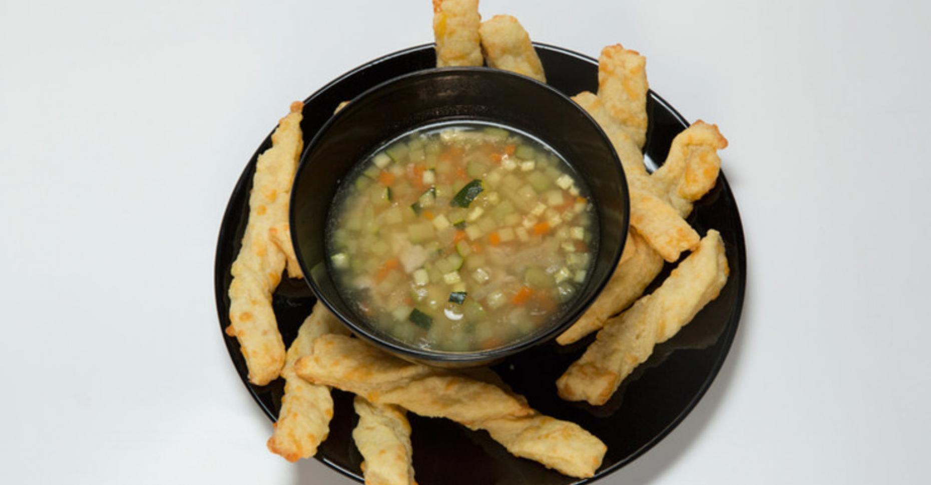 Суп с замороженными овощами и чечевицей