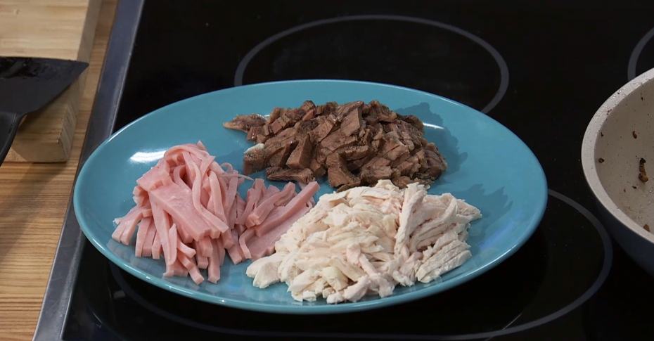 Мясные салаты — рецепта с фото пошагово. Как приготовить салат из мяса, сердца, печени?