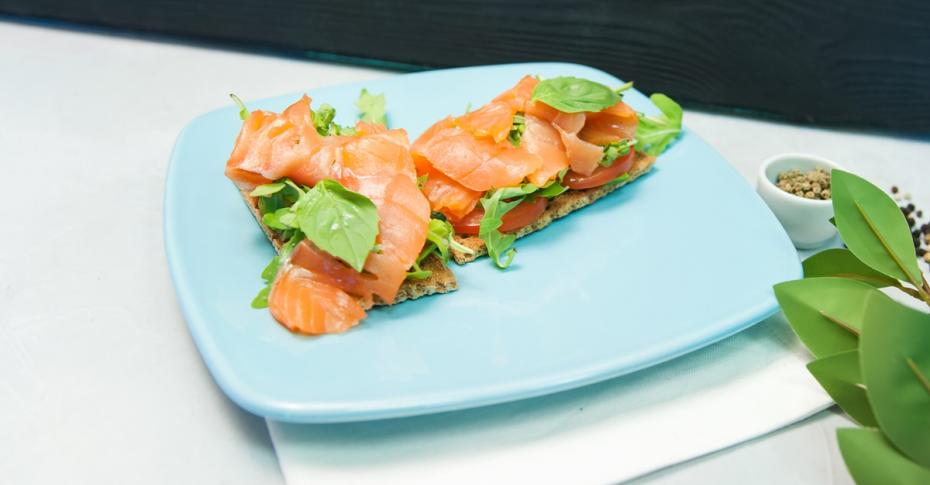 Бутерброды с авокадо и лососем – простой пошаговый рецепт приготовления с  фото