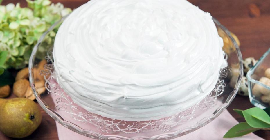 ТОП-10 рецептов белкового крема для торта, трубочек и корзиночек