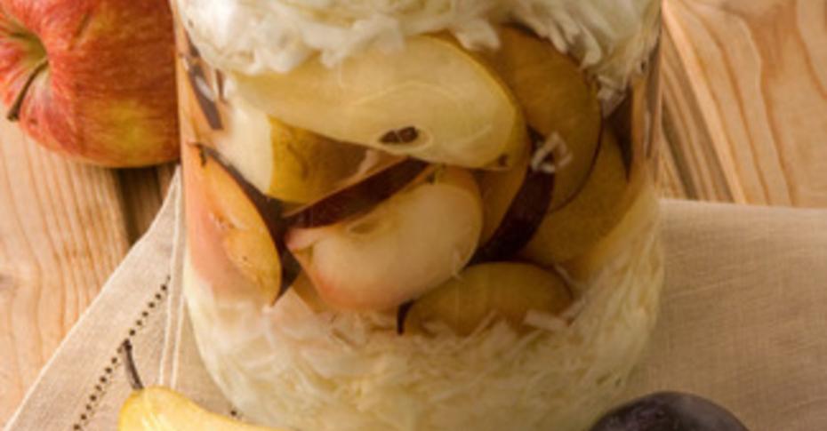 Капуста с яблоками на зиму – пошаговый рецепт приготовления с фото