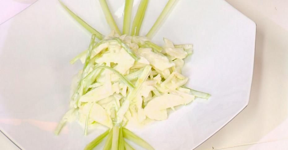 Салат из стеблей сельдерея с яйцами - пошаговый рецепт с фото