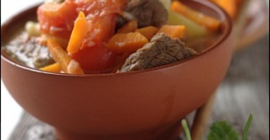 Как приготовить суп-гуляш с говядиной и клецками | MAKFA