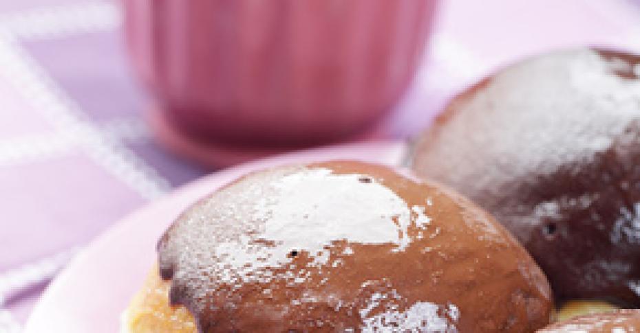 Хлебные пончики с шоколадом – пошаговый рецепт приготовления с фото
