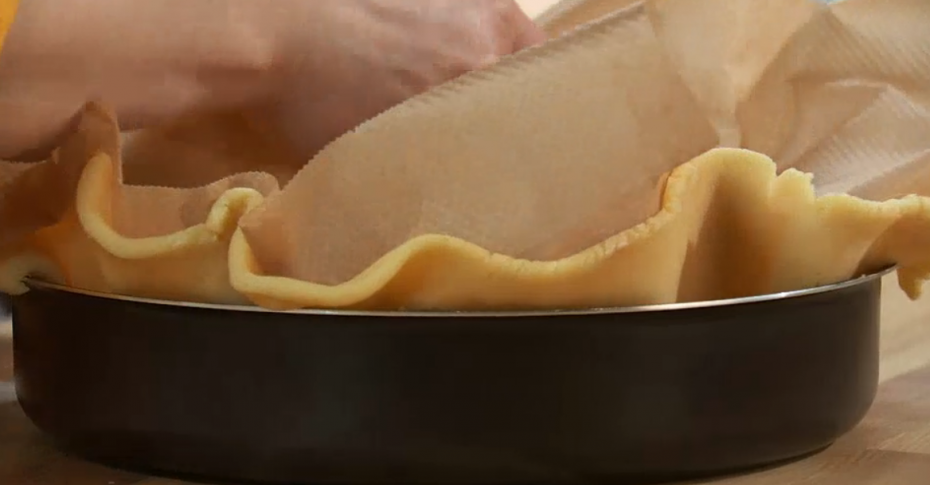 Песочный пирог с грушами в мультиварке