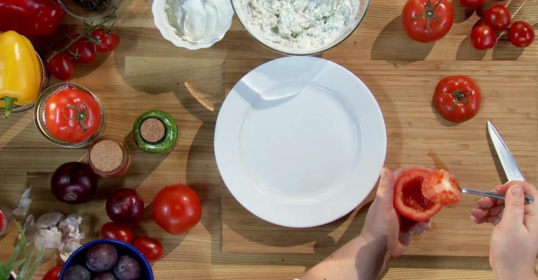 Помидоры, запеченные с сыром фета, с кус-кусом