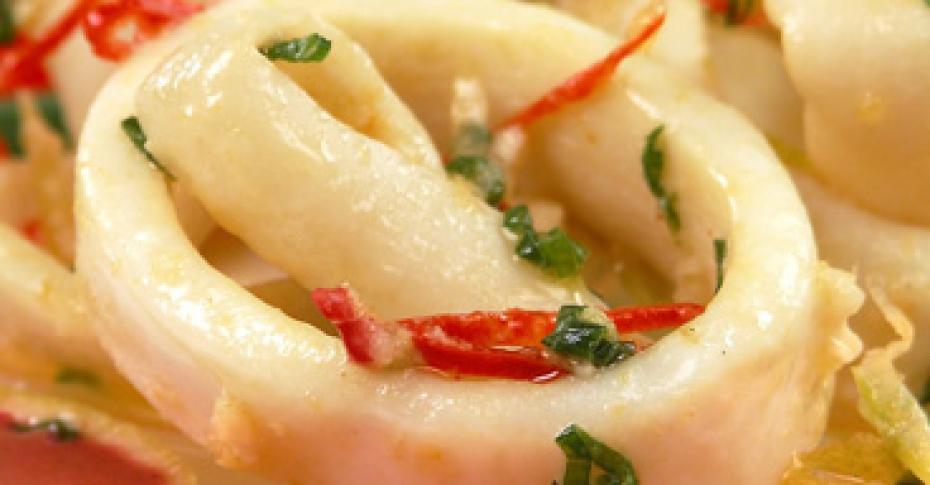 Пошаговый рецепт самого вкусного салата из кальмаров с помидорами