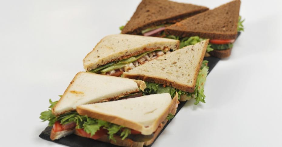 Правило бутерброда. 5 необычных рецептов сэндвичей на завтрак