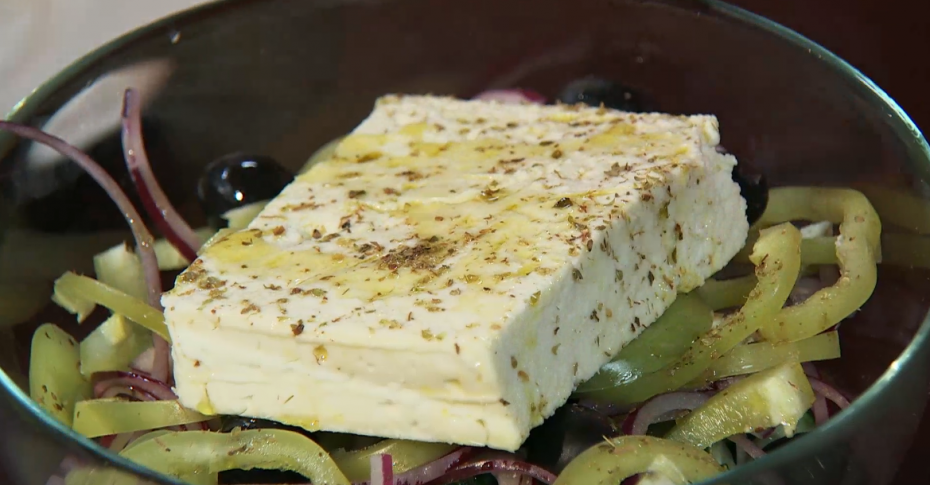 Как приготовить простой греческий салат дома