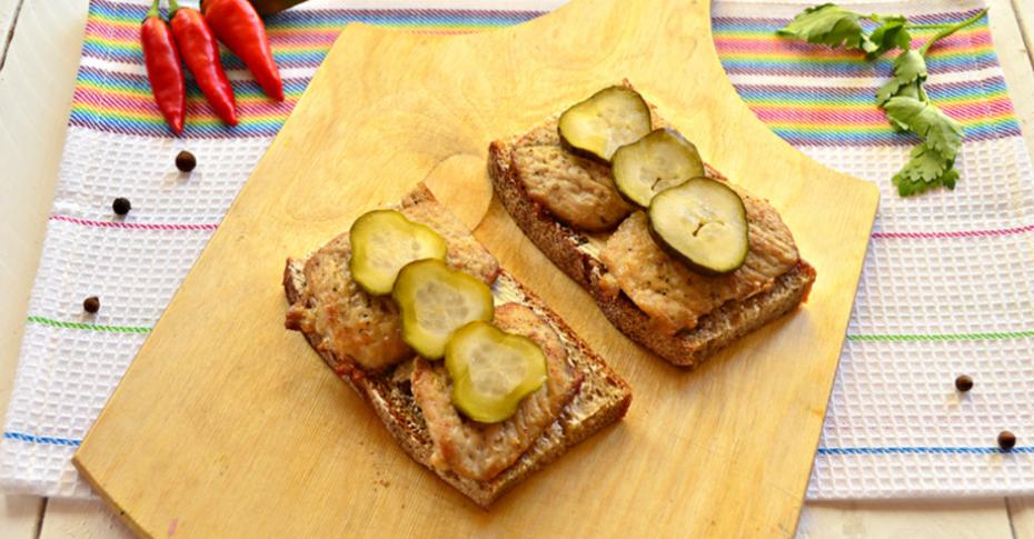 Сытный бутерброд со свининой – пошаговый рецепт приготовления с фото